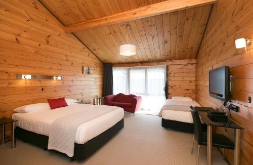 New Plymouth Hotel | Lockwood Manor Motel