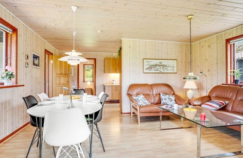 Knubbeløkke House | "Lodden" - 600m from the sea by Interhome