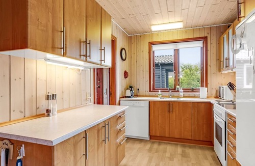 Knubbeløkke House | "Lodden" - 600m from the sea by Interhome