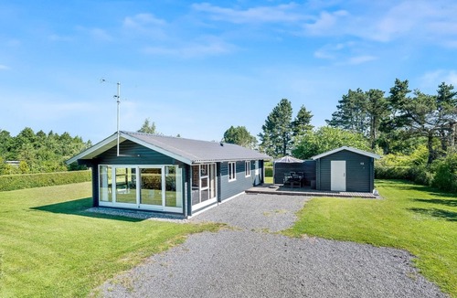 Knubbeløkke House | "Lodden" - 600m from the sea by Interhome