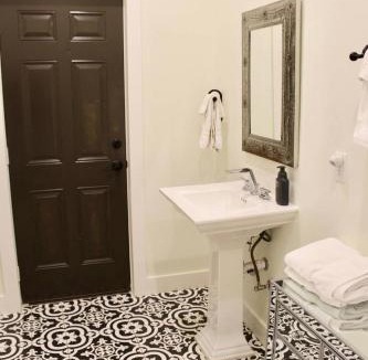 Mason Hotel | Lodge 1 at the Fort