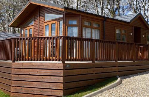 Tavistock House | Lodge 10, Cedar Lodge Park