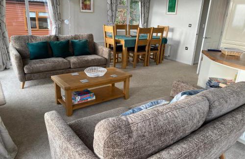 Tavistock House | Lodge 10, Cedar Lodge Park