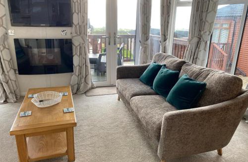 Tavistock House | Lodge 10, Cedar Lodge Park