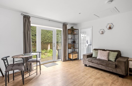 Reydon Cabin | Lodge 2 - Lytton Tree Lodge