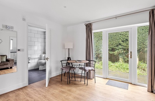 Reydon Cabin | Lodge 2 - Lytton Tree Lodge