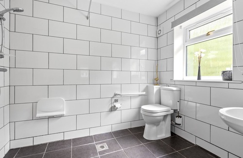 Reydon Cabin | Lodge 2 - Lytton Tree Lodge