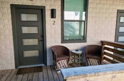 Mason Apartment | Lodge 2 on the Mason TX square