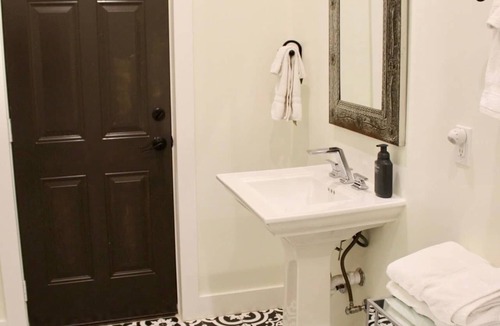 Mason Apartment | Lodge 2 on the Mason TX square