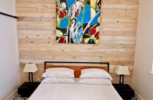 Mason Hotel | Lodge 2 on the Mason TX square