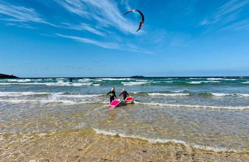 Winnard's Perch House | Lodge 27 - Resort & Spa - Parking - Private Hot Tub