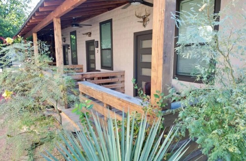 Mason Apartment | Lodge 3 on the Mason TX Square