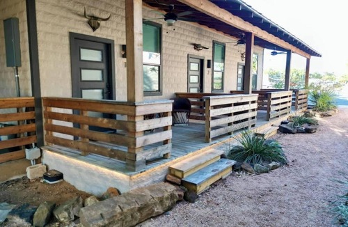 Mason Apartment | Lodge 3 on the Mason TX Square
