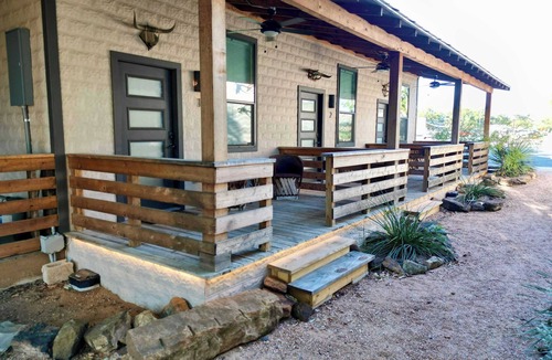 Mason Apartment | Lodge 3 on the Mason TX Square