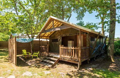 Lesperon RV Rental | Lodge 4 with Shared Pool, Private Terrace and Shared Garden