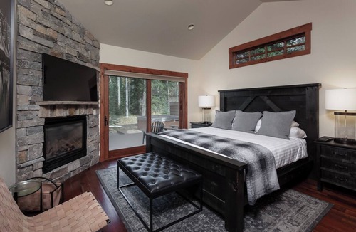 Whitefish Hotel | Lodge at Whitefish Lake