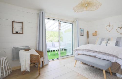 Ploubezre Apartment | lodge avec vue sur la rivière