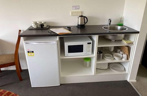 Merrijig Apartment | Lodge by the River - Studio 4