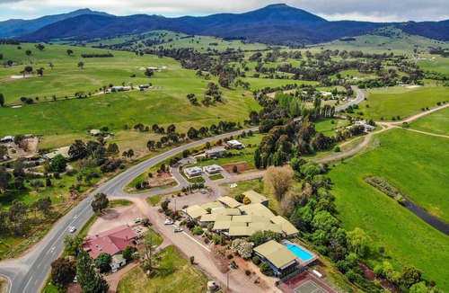 Merrijig Apartment | Lodge by the River - Studio 4