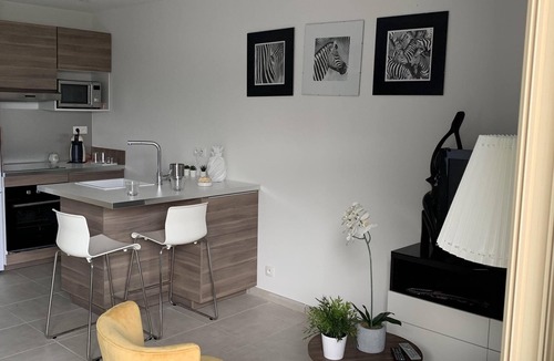 Sollies Pont Apartment | LODGE CASAMANCE with Jacuzzi