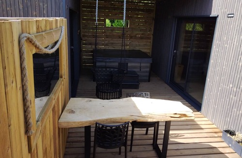 Saint-Coulitz Ski Chalet | Lodge Cosy Sauna & Jacuzzi