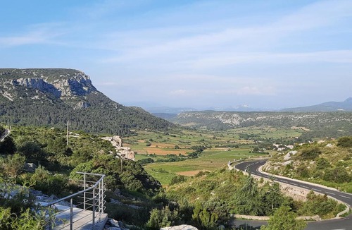 Vingrau House | Lodge d'Œnotourisme avec vue imprenable !