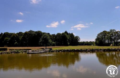 Mezieres-sur-Couesnon House | Lodge de l'etang