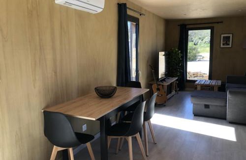 Le Garn House | Lodge en bois séjour insolite sous les étoiles