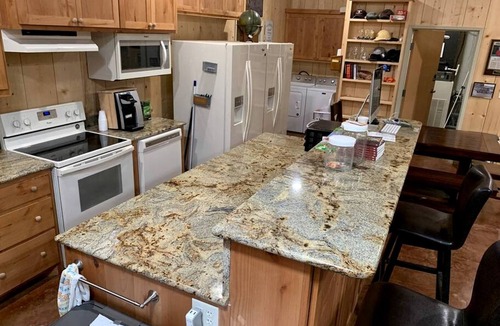 Jacksboro House | Lodge for Adventure Glamping for Families or Large Groups on Lake Godstone, Texas
