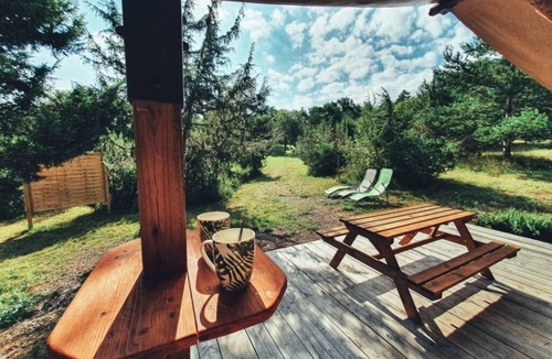 Engravies Cabin | Lodge Grenada Tent 6 persons, 2 bedrooms, kitchenette, living room