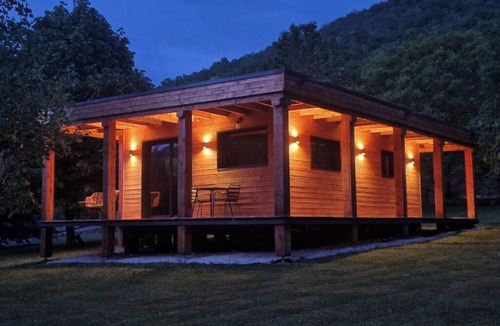 Foix Ski Chalet | Lodge in a green setting. Panoramic view of FOIX castle.