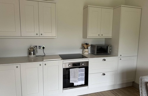 Dorchester Cabin | Lodge/KingBed/PrivG/PetsOK/FreeP/Wifi