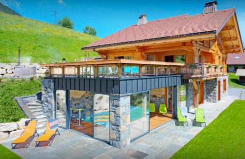 Les Clefs Ski Chalet | Lodge La Source - OVO Network