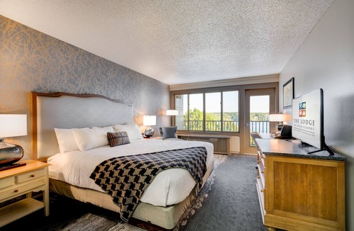Village of Four Seasons Resort | Lodge Of Four Seasons Golf Resort, Marina & Spa
