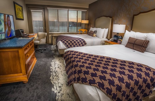 Village of Four Seasons Resort | Lodge Of Four Seasons Golf Resort, Marina & Spa