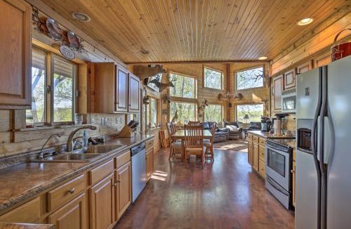 Wakenda House | Lodge on 240 Acres w/Deck, Grill & Fire Pit!