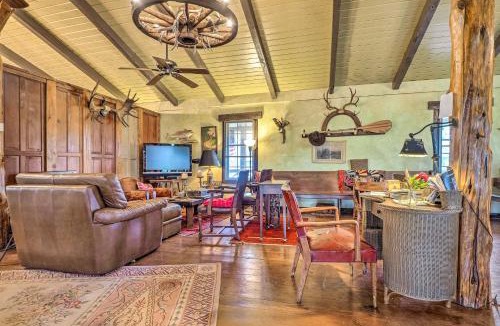 La Grange House | Lodge on Lake Siesta: Spacious La Grange Retreat!