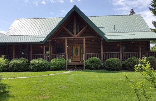 Emlenton House | Lodge on Pine Ridge, with private 50 acres