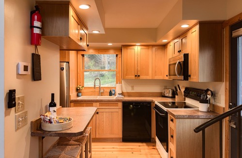Tamassee Cabin | Lodge on the Waterfall!