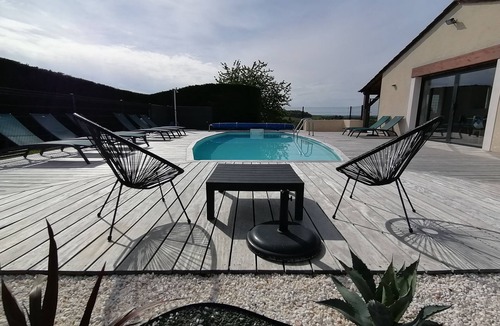 Tamnies Villa | Lodge Private heated pool/Jacuzzi