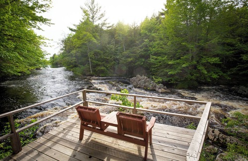 Annapolis Subdivision D Cabin | Lodge room at Mersey River Chalets