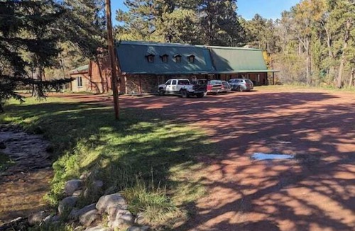 Saddlestring House | Lodge Room Twin Bunk (Room #8)