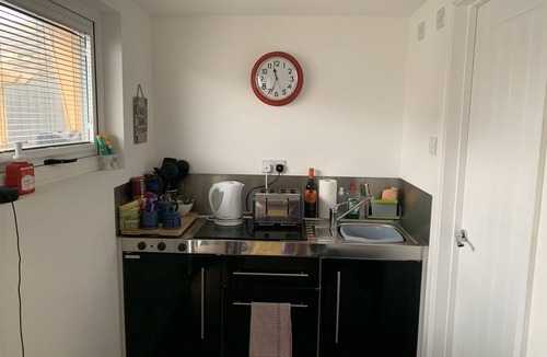 Hove Cottage | Lodge Sleeps 2 with Free Parking