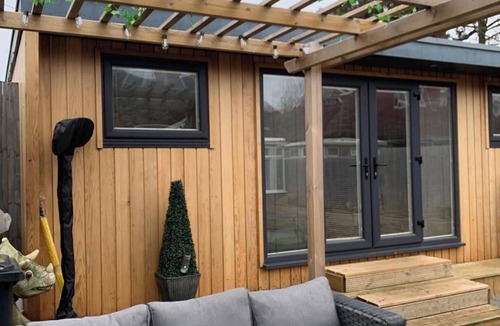 Hove Cottage | Lodge Sleeps 2 with Free Parking