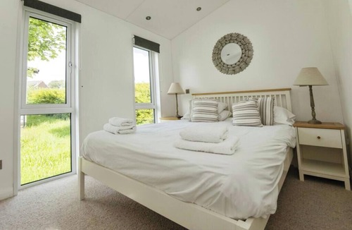 Honiton Cabin | Lodge Sleeps 6 with Private Hot Tub