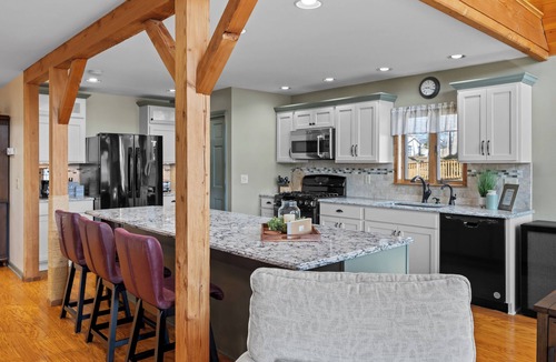 Bradford House | Lodge style, 4 bedroom home on Lamoka Lake