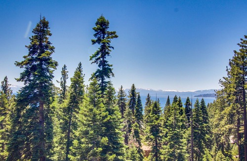 Tahoe Vista House | Lodge-Style Home with Lake Views & Gourmet Kitchen - Close to Beaches & Skiing