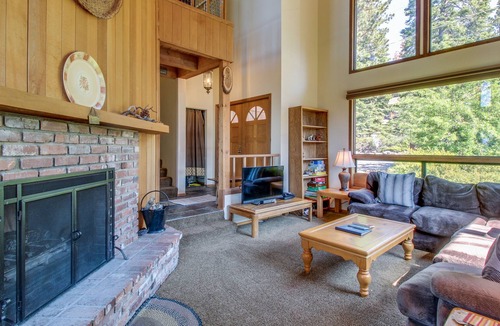 Tahoe Vista House | Lodge-Style Home with Lake Views & Gourmet Kitchen - Close to Beaches & Skiing