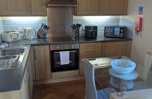 Little Stukeley Apartment | Lodge with a Lake View