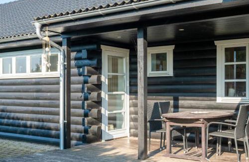 Spøttrup House | Lodge with Limfjord View